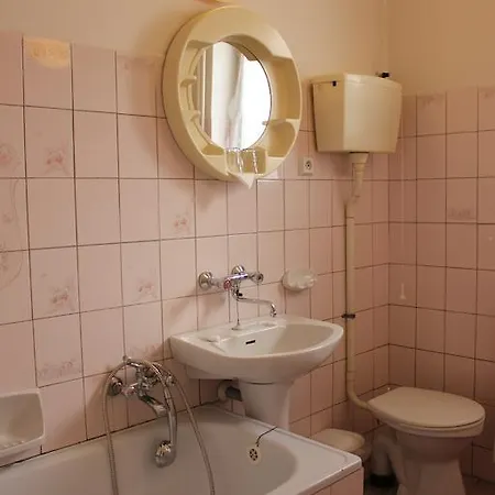 - Restaurace Duo Guest house *